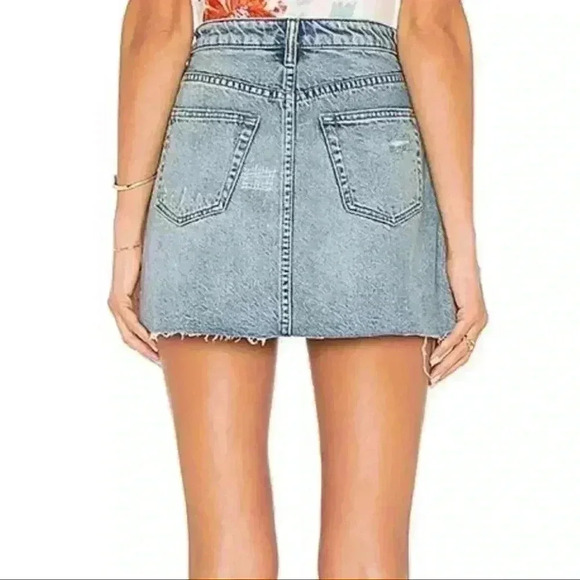 We The Free Distressed Button Fly, Denim Mini Skirt, Size 28/US Size 6. - Picture 4 of 12